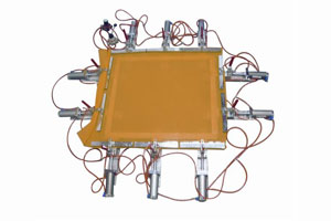 Machine d'étirage pour cadres de sérigraphie pneumatique